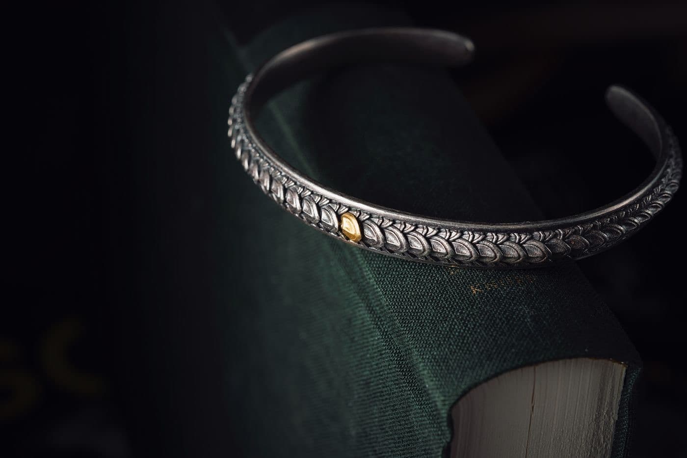 Pulseira de prata minimalista, linha contemporânea